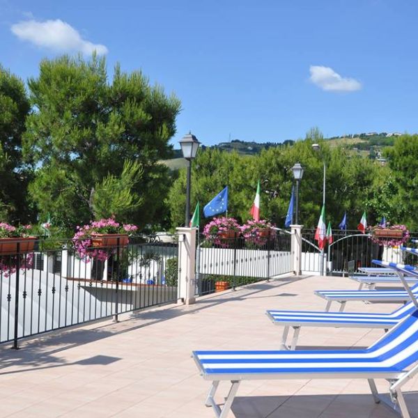 Offerta Bungalow Bilocale , 4 persone, 14 giorni dal 17/6 al 1/7